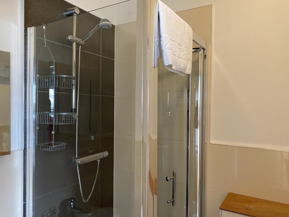 The Grosvenor Guest House Bude Bagian luar foto