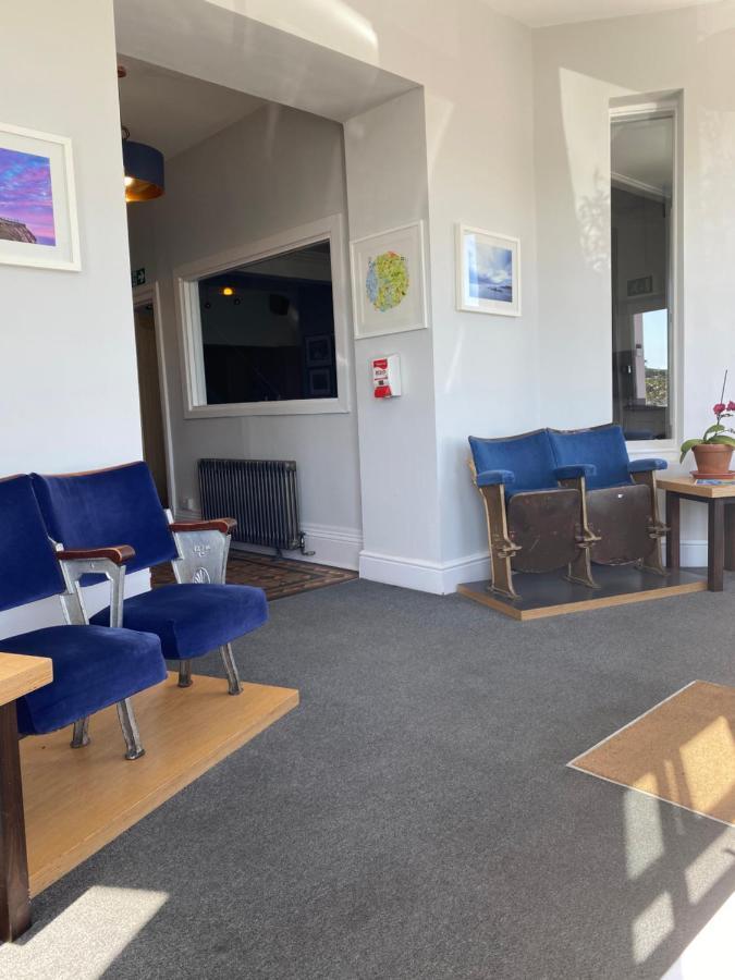 The Grosvenor Guest House Bude Bagian luar foto