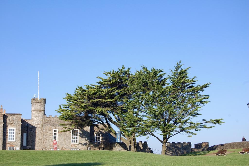 The Grosvenor Guest House Bude Bagian luar foto