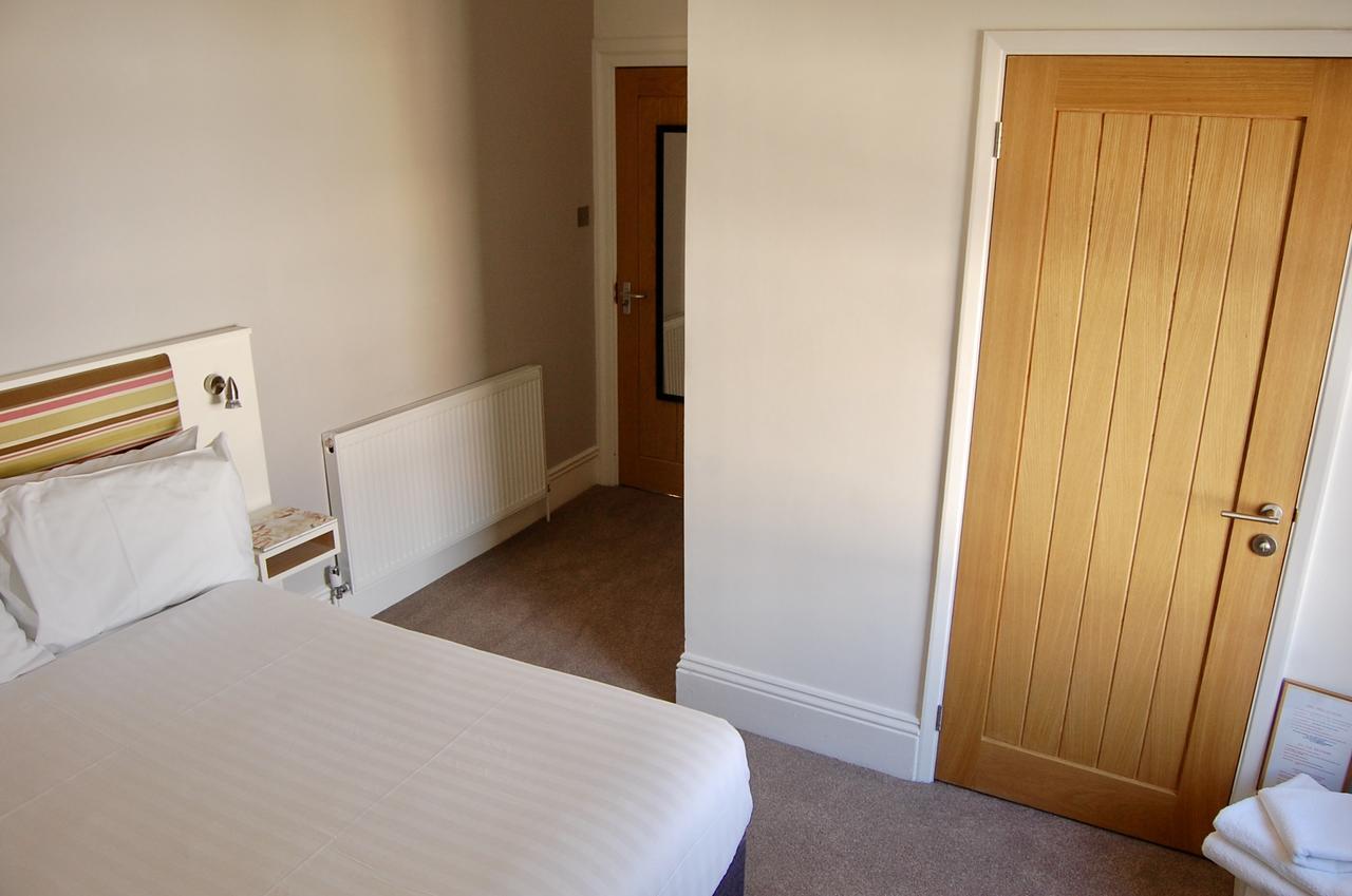 The Grosvenor Guest House Bude Bagian luar foto