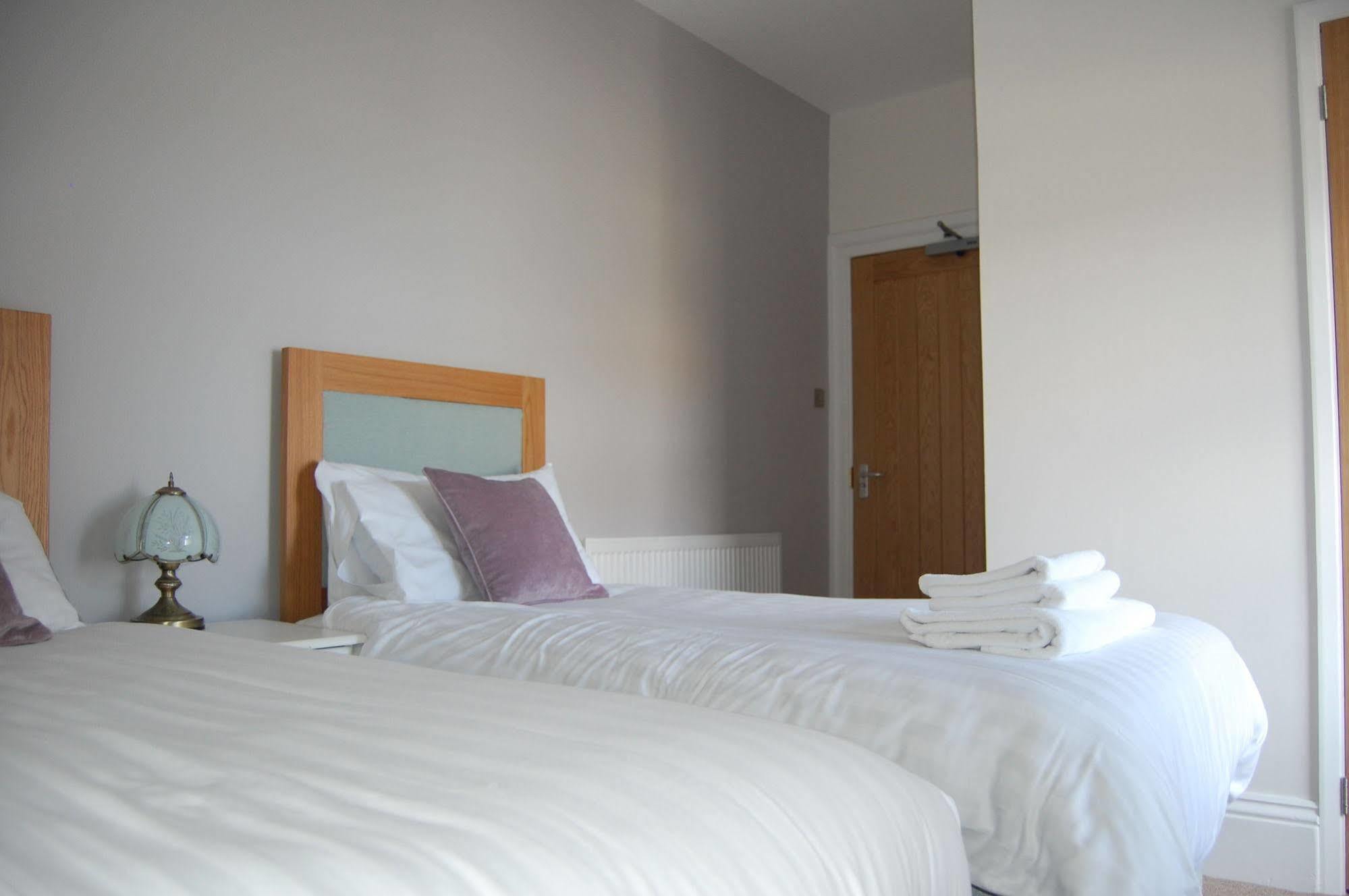 The Grosvenor Guest House Bude Bagian luar foto