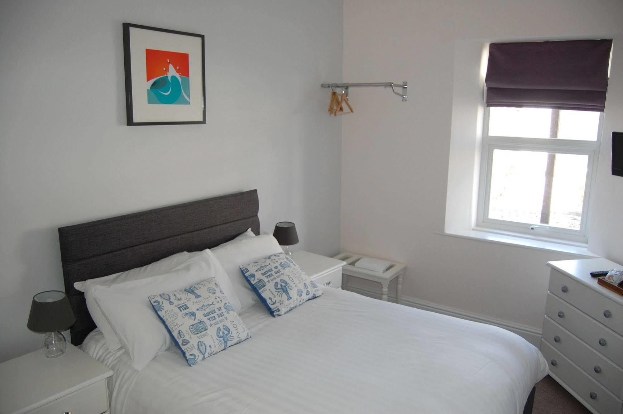 The Grosvenor Guest House Bude Bagian luar foto